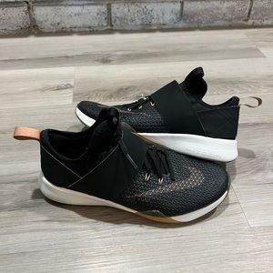 ❗️SOLD❗️Nike Air Strong Zoom Shoes